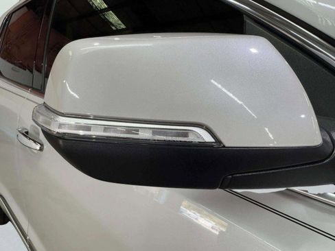 Used 2021 GMC Acadia Denali w/ Denali Technology Package image 15