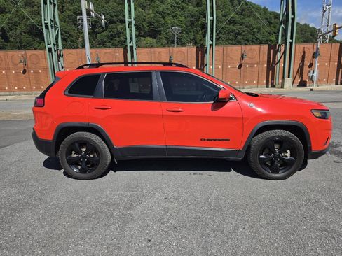 Used 2021 Jeep Cherokee Latitude Plus AWD/4WD image 9