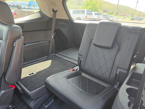 Used 2024 Volkswagen Atlas SEL Premium R-Line image 12