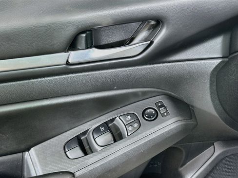 Used 2022 Nissan Altima 2.5 SV FWD image 15