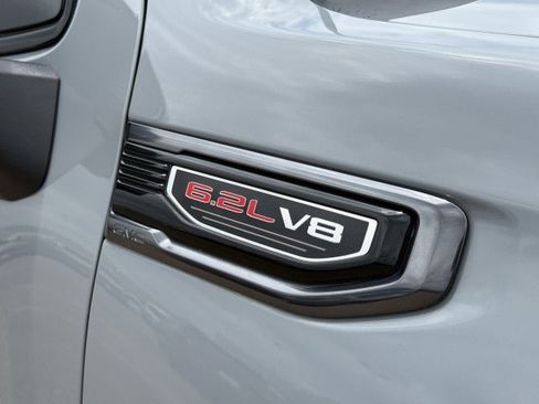 Used 2024 GMC Sierra 1500 AT4 w/ Technology Package AWD/4WD image 17
