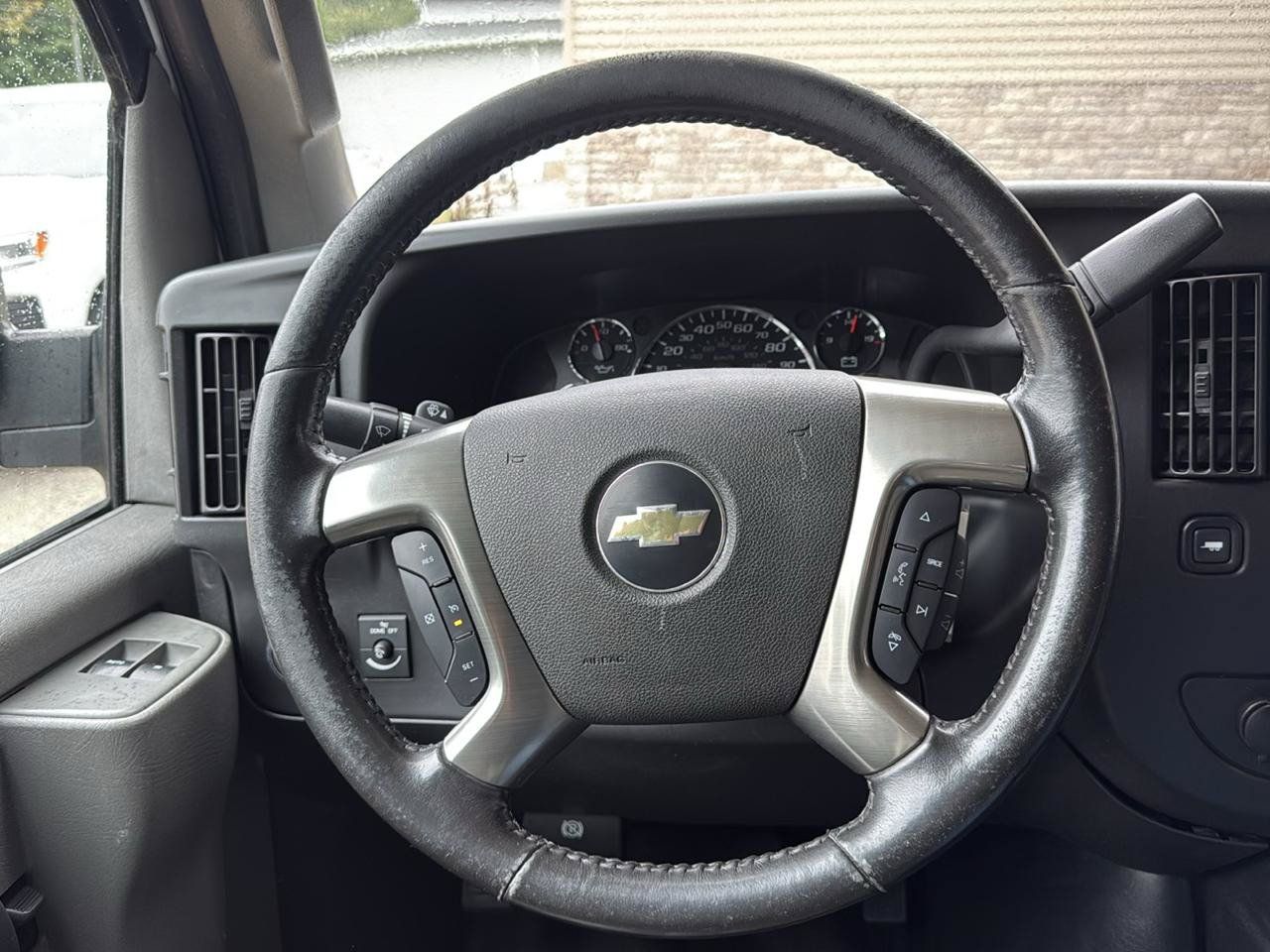 Used 2019 Chevrolet Express 3500 Extended w/ Driver Convenience Package RWD image 8