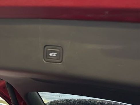 Used 2023 Chevrolet Traverse Premier image 9