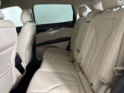 Used 2016 Lincoln MKX Reserve w/ Technology Package FWD image 24