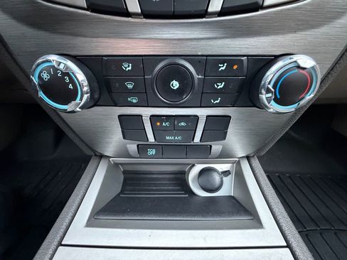 Used 2012 Ford Fusion SE image 12
