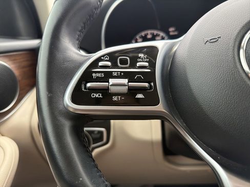 Used 2022 Mercedes-Benz GLC 300 GLC 300 image 28