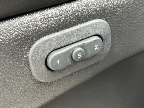 Used 2018 Jeep Grand Cherokee Limited AWD/4WD image 11