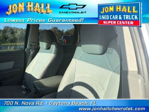Used 2014 GMC Acadia SLE image 16