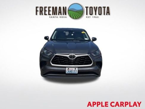 Used 2023 Toyota Highlander L FWD image 3