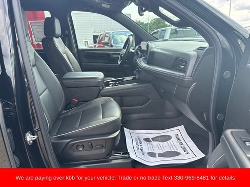 Used 2025 Chevrolet Tahoe Premier AWD/4WD image 35
