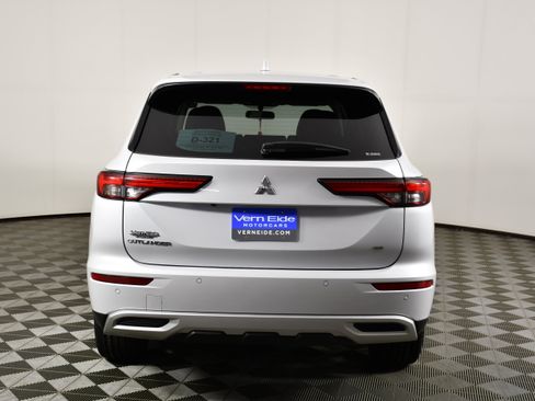 Used 2022 Mitsubishi Outlander SE AWD/4WD image 6