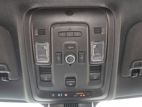 Used 2023 GMC Yukon SLT w/ SLT Premium Package RWD image 25
