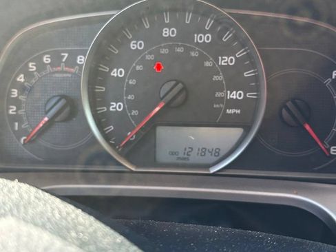 Used 2013 Toyota RAV4 XLE AWD/4WD image 3