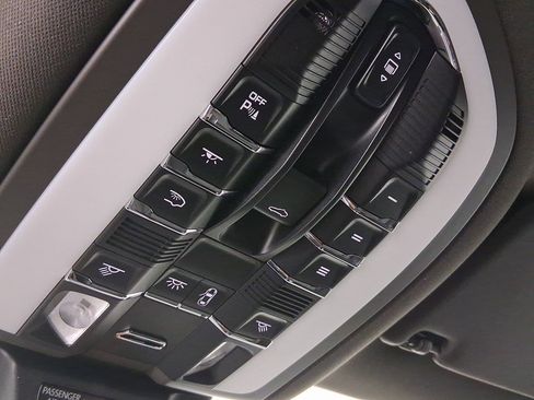 Used 2026 Porsche Macan AWD/4WD image 27