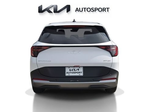 New 2026 Kia Sportage LX w/ LX Convenience Package FWD image 9