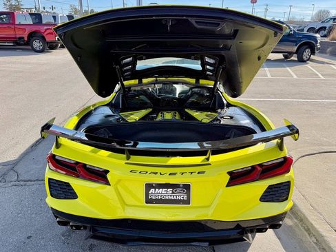 Used 2021 Chevrolet Corvette Stingray w/ Z51 Performance Package image 11