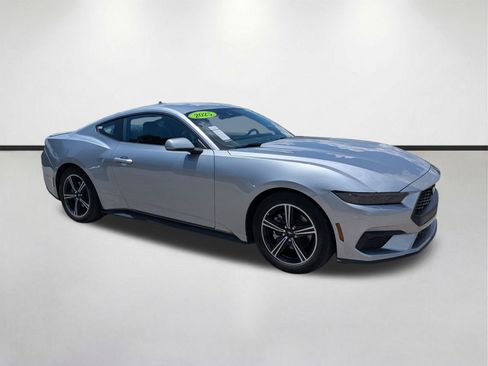 Used 2025 Ford Mustang Premium RWD image 2