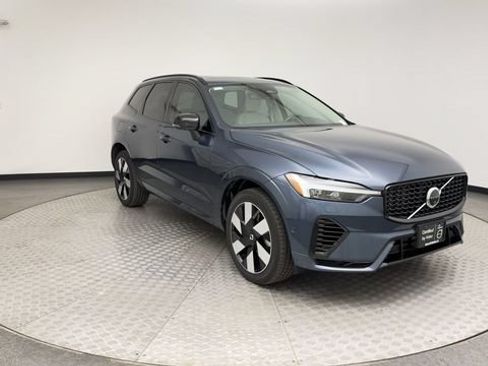 Used 2025 Volvo XC60 T8 Plus w/ Protection Package Premier AWD/4WD image 8