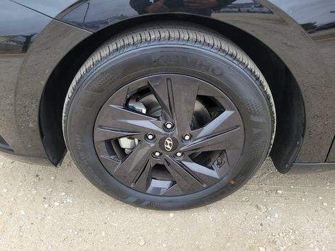 Used 2021 Hyundai Elantra SEL FWD image 31