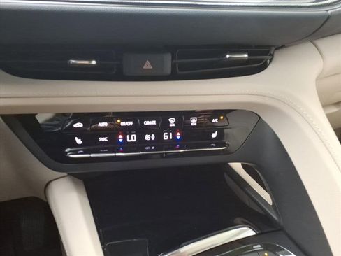 Certified 2022 Buick Envision Essence w/ Safety Package image 20