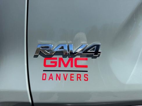 Used 2020 Toyota RAV4 XLE w/ Convenience Package AWD/4WD image 8