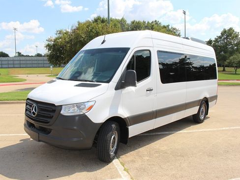Used 2025 Mercedes-Benz Sprinter 2500 image 1