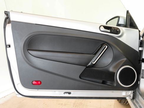 Used 2015 Volkswagen Beetle 1.8T image 34