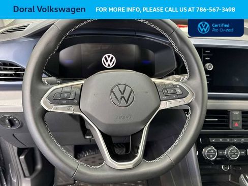 Used 2024 Volkswagen Taos SE FWD image 21