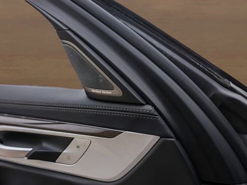 Used 2020 BMW 740i RWD image 24