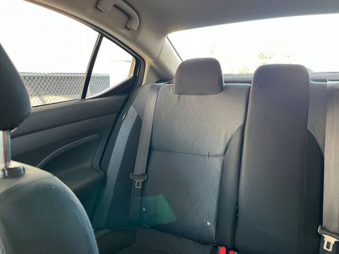 Used 2025 Nissan Versa SV image 39