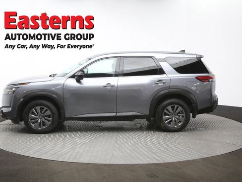 Used 2024 Nissan Pathfinder S image 59