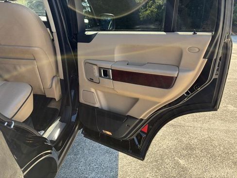 Used 2010 Land Rover Range Rover HSE AWD/4WD image 25
