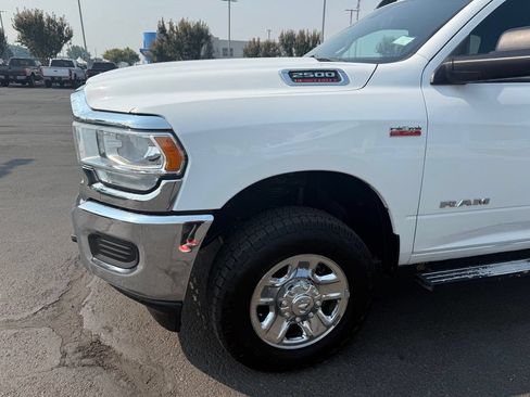 Used 2021 RAM 2500 Tradesman w/ Chrome Appearance Group AWD/4WD image 4