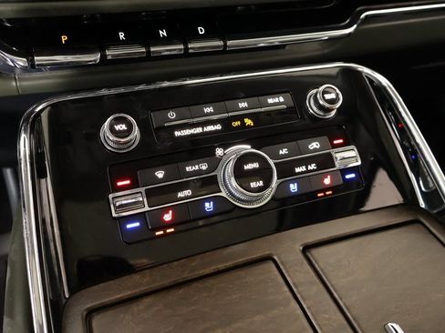 Certified 2022 Lincoln Navigator Black Label image 8