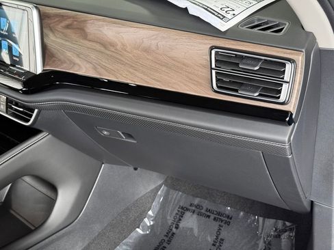 New 2025 Volkswagen Atlas Cross Sport SE AWD/4WD image 30