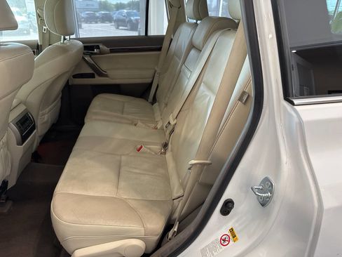 Used 2015 Lexus GX 460 w/ Premium Package image 28