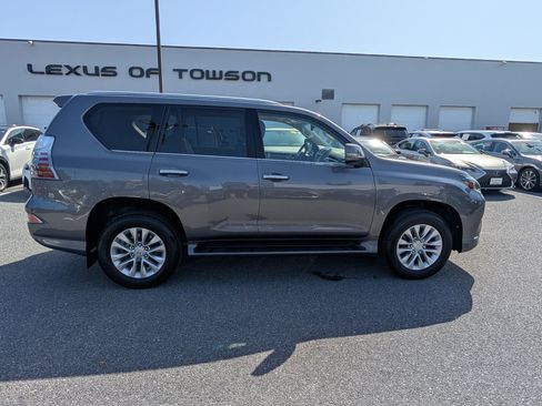 Used 2021 Lexus GX 460 w/ Accessory Package AWD/4WD image 2