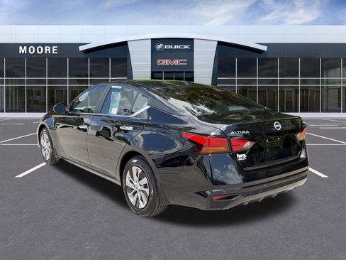 Used 2025 Nissan Altima 2.5 S FWD image 7