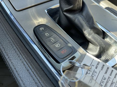 Used 2015 Lincoln MKX AWD w/ Equipment Group 102A image 46