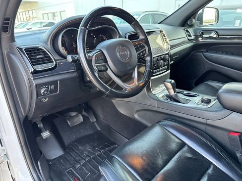 Used 2020 Jeep Grand Cherokee Overland image 12