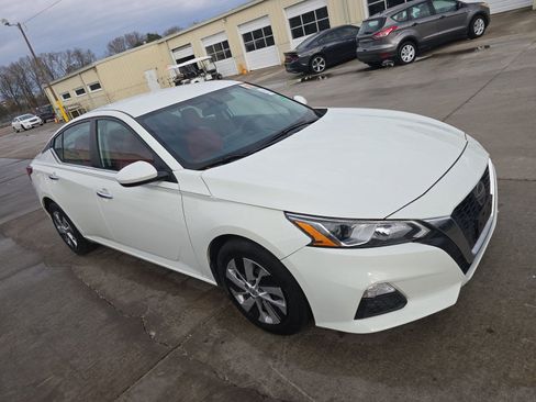 Used 2020 Nissan Altima 2.5 S image 4