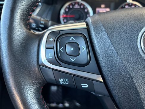 Used 2016 Toyota Camry SE FWD image 11