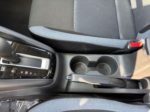 Used 2025 Nissan Versa SV FWD image 39