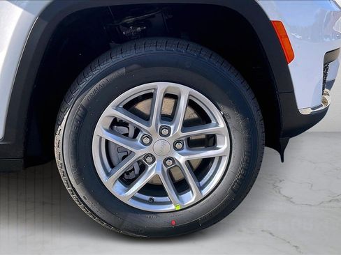 New 2025 Jeep Grand Cherokee L Laredo w/ Luxury Tech Group I image 34