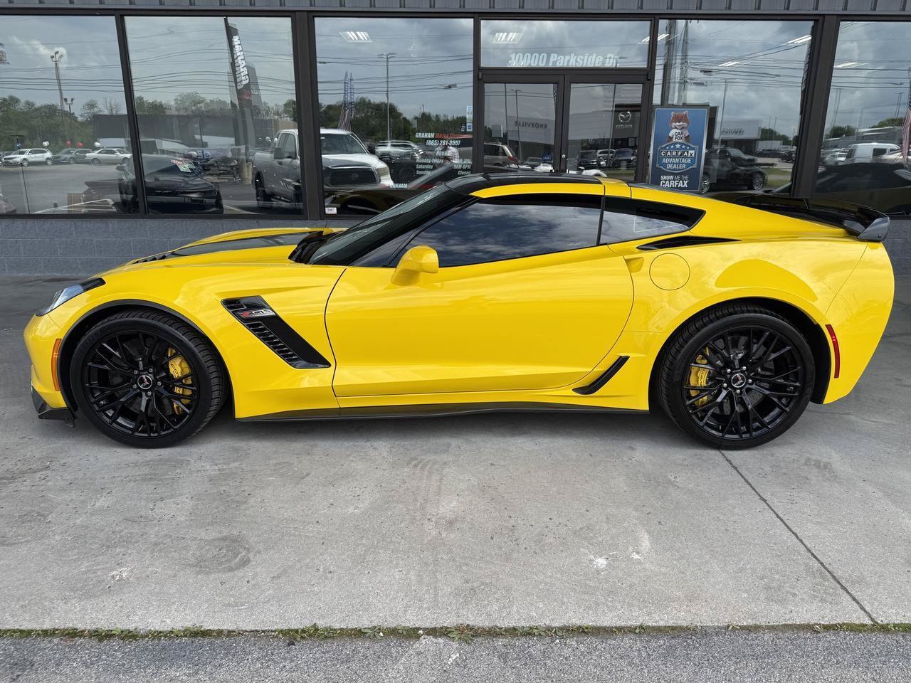 Used 2015 Chevrolet Corvette Z06 w/ Z07 Performance Package w/ Z07 Performance Package RWD image 10