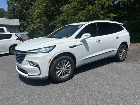 Used 2022 Buick Enclave Essence w/ Trailering Package, 5000 lbs. FWD image 2