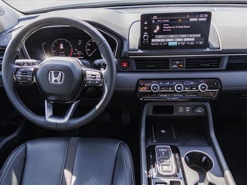 New 2025 Honda Pilot Touring image 25