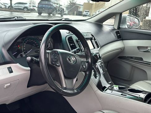 Used 2013 Toyota Venza XLE image 27