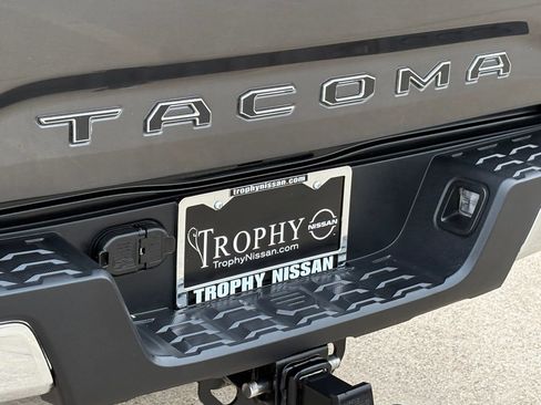 Used 2019 Toyota Tacoma SR5 image 9