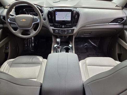 Used 2021 Chevrolet Traverse LT w/ LT Premium Package FWD image 15
